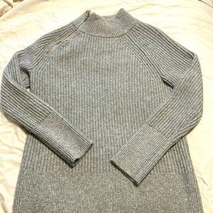 Banana Republic Sweater Size Med